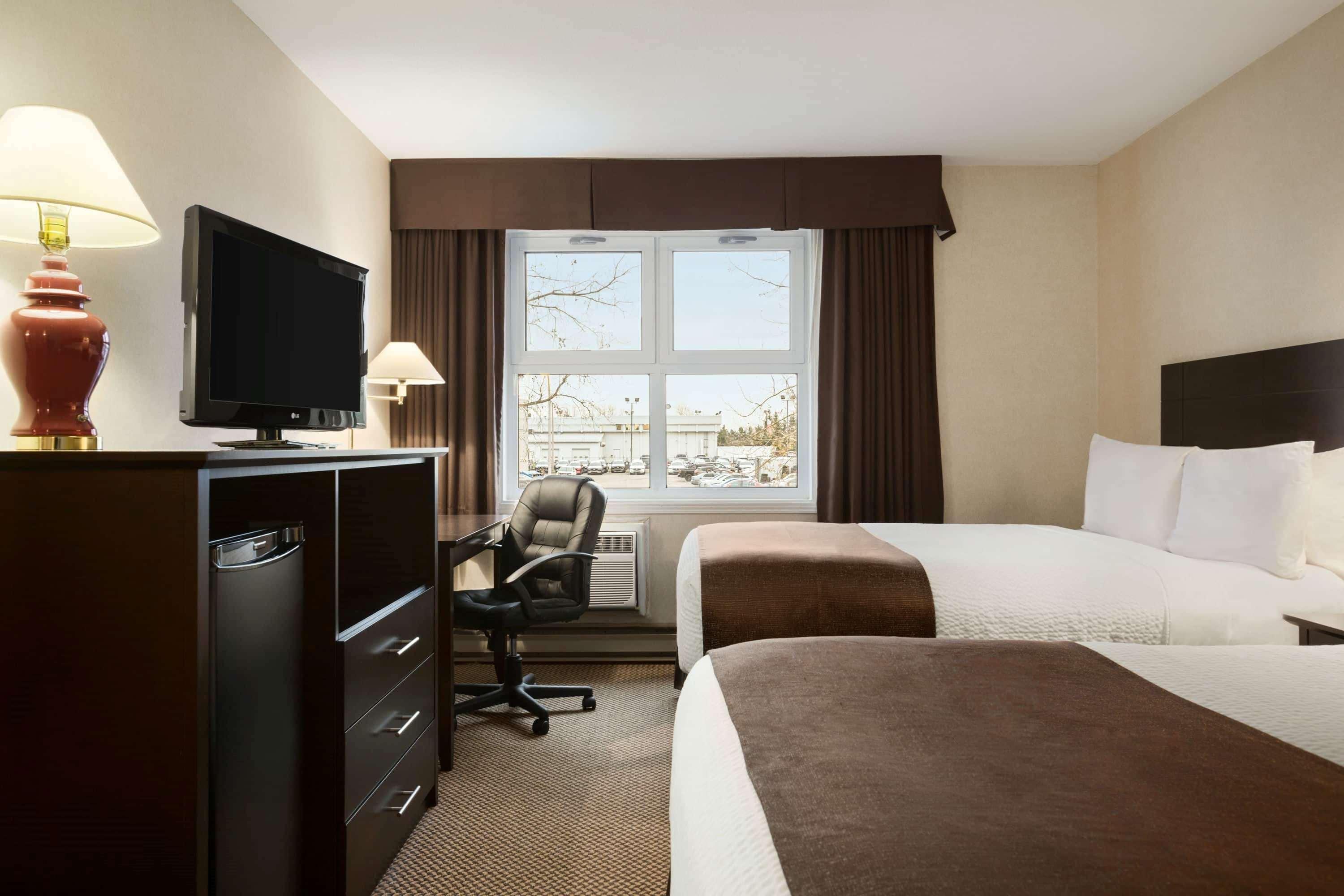 Days Inn By Wyndham Trois-Rivieres Exterior photo