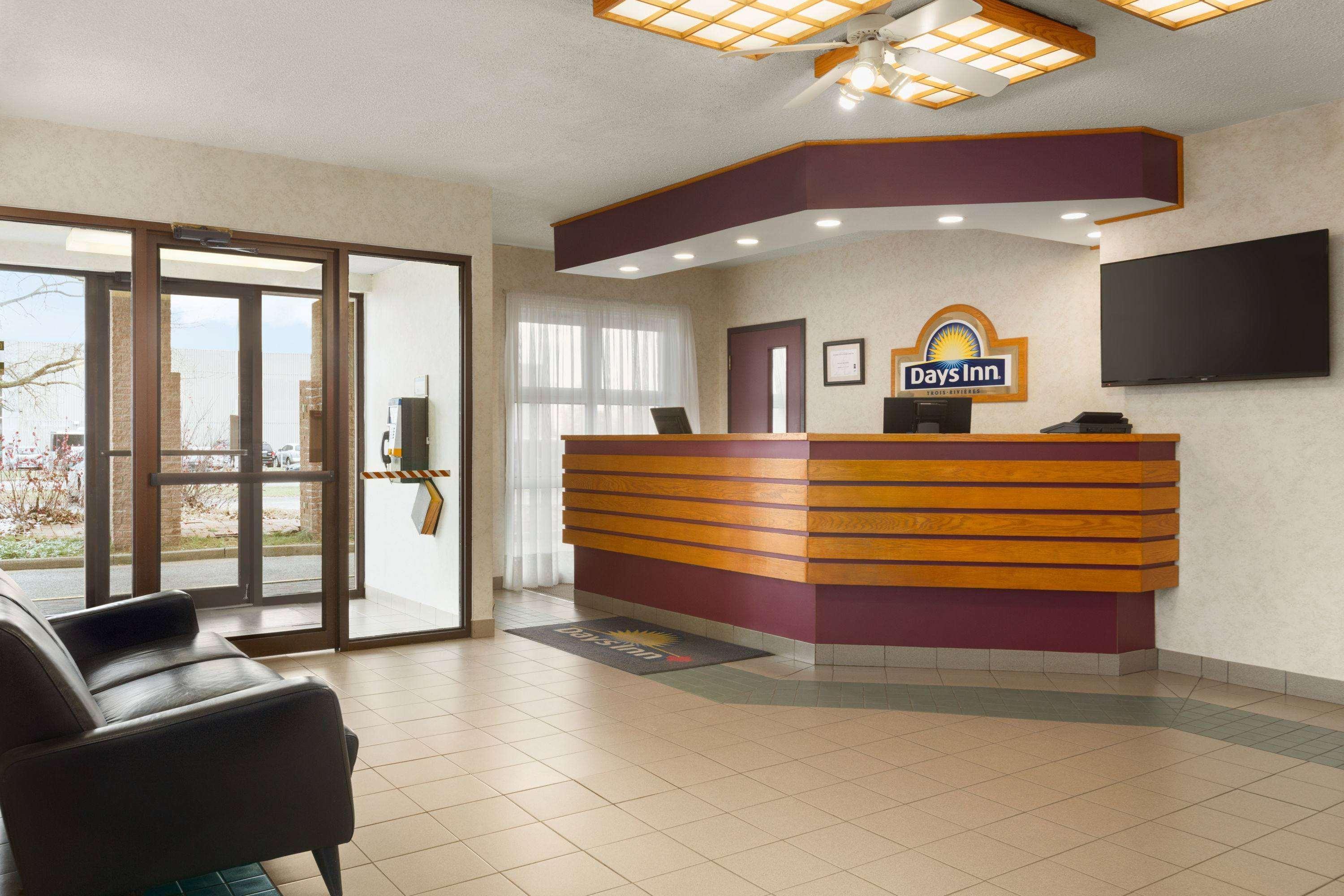 Days Inn By Wyndham Trois-Rivieres Exterior photo