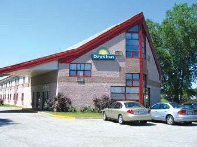 Days Inn By Wyndham Trois-Rivieres Exterior photo